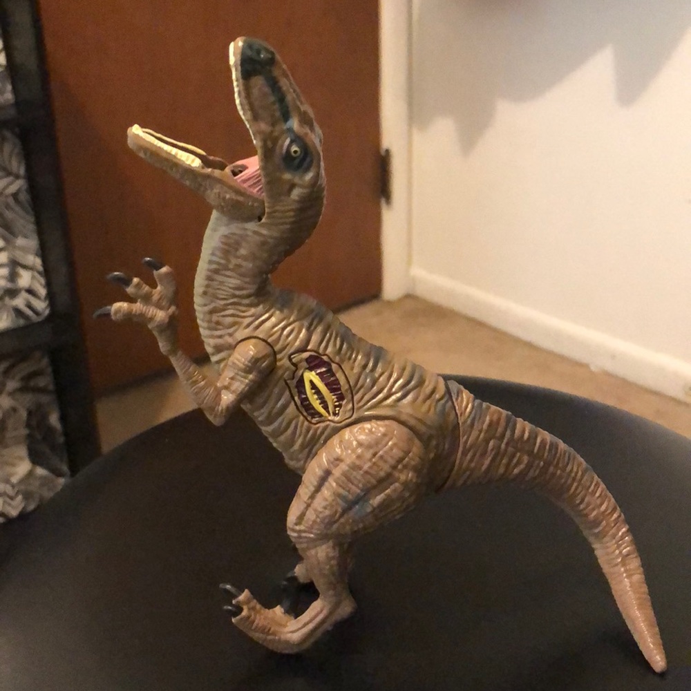 Velociraptor blue